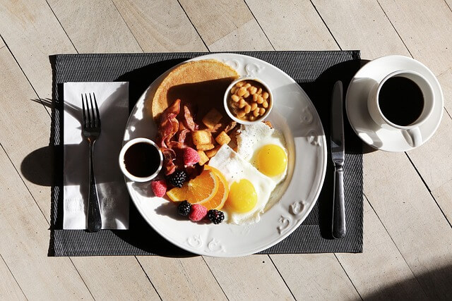 살 빼려면 아침밥을 먹으세요.
- 과일&계란후라이, 블랙커피
